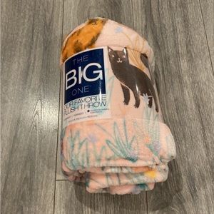 The Big One Cat Throw Blanket